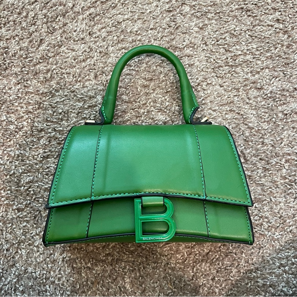 Hourglass bag